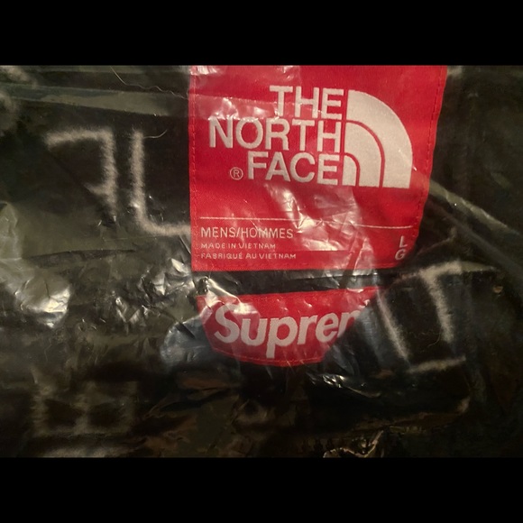 Supreme x North Face Steep Tech Fleece Jacket
Size L
DWST - Picture 2 of 4
